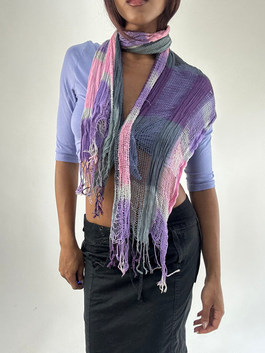 WINTER FAVOURITES | grey and pink scarf