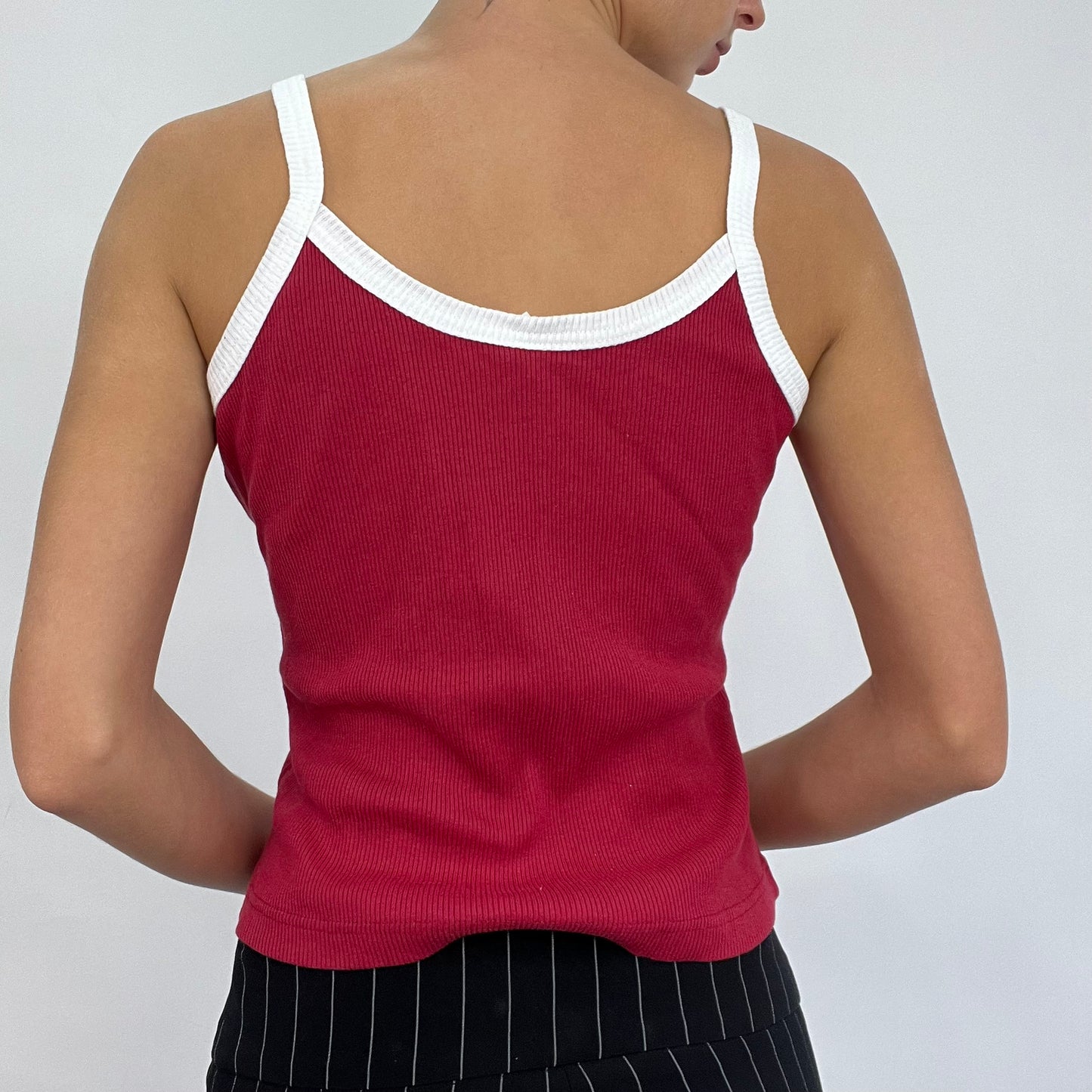 💻 CARRIE BRADSHAW DROP | small red cami with white straps