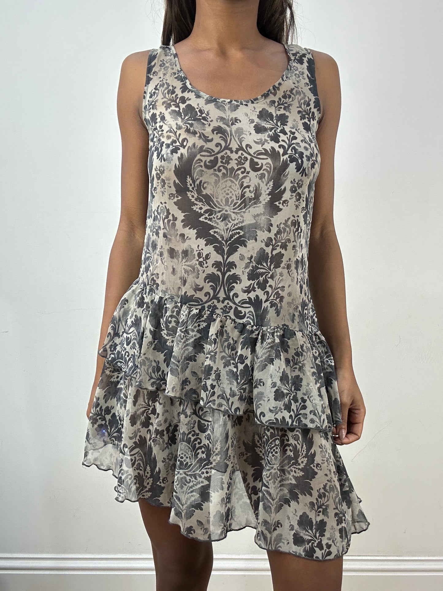 vintage edit: indie sleaze | extra small grey sisley midi dress