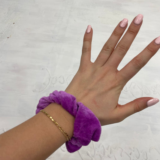 💻⭐️ | bright purple velvet scrunchie