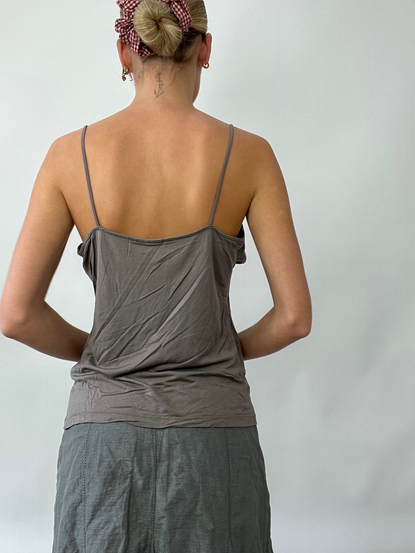 PUB GARDEN DROP | medium grey cami with ruffle detail
