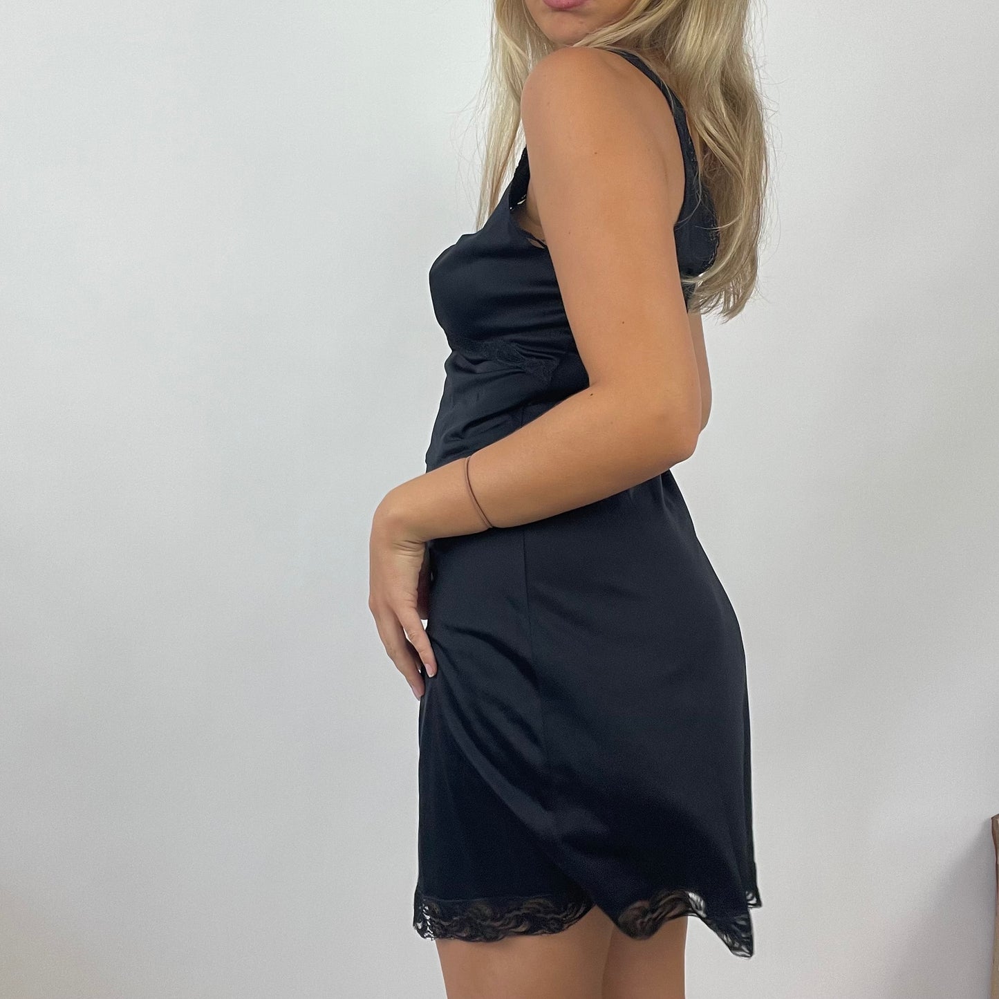💚 OLIVIA RODRIGO DROP | small black slip dress with lace detail