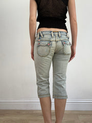 summer edit | small light wash capri style jeans