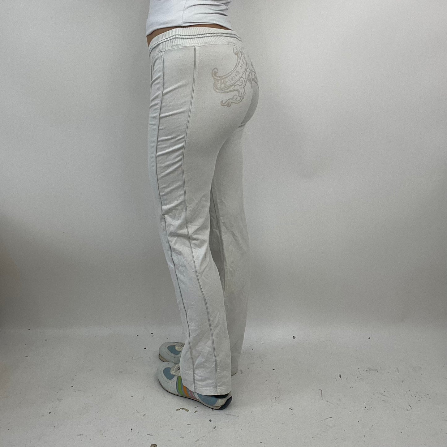🪡PARIS HILTON DROP | small white stretchy joggers with patterned back