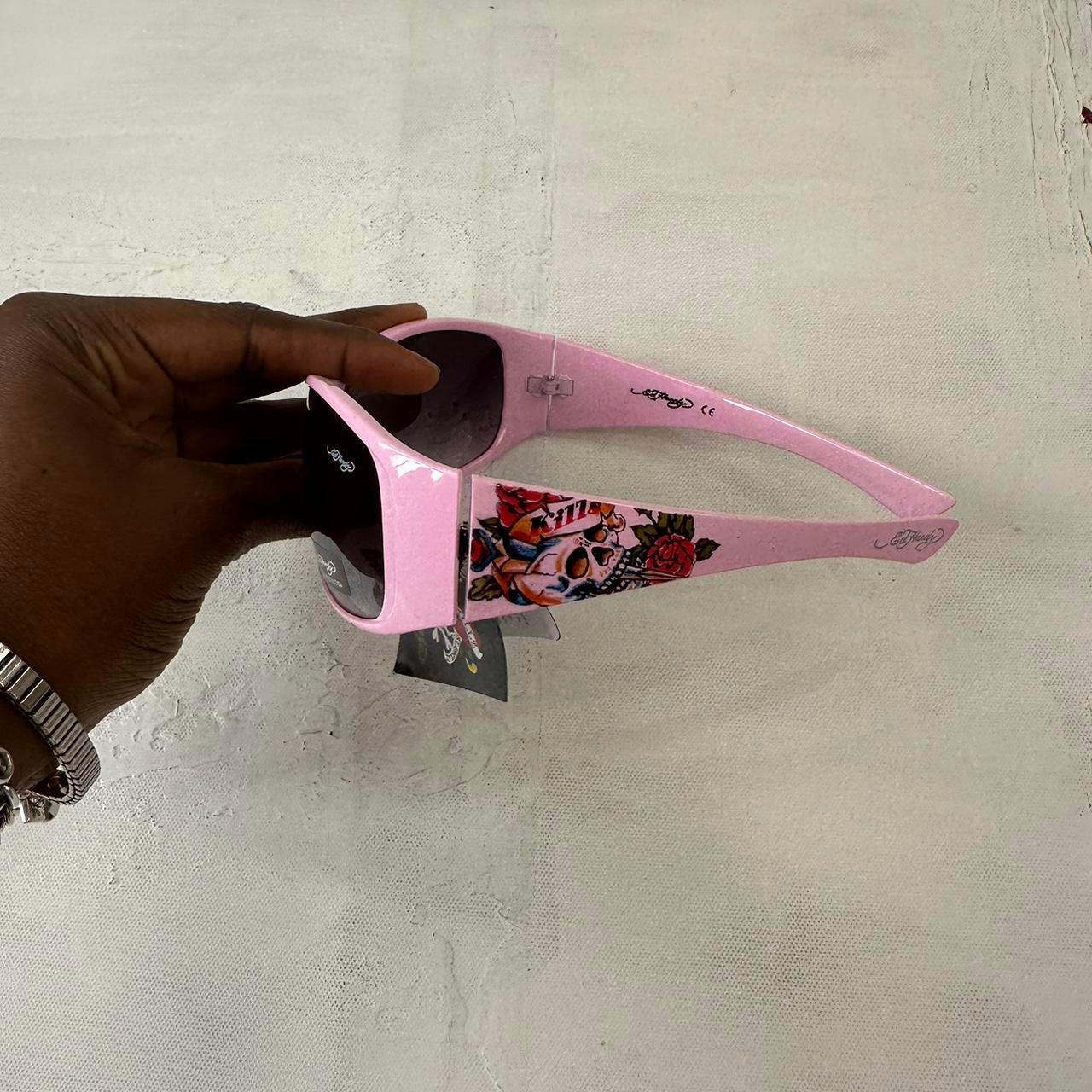 💻💌| pink ed hardy sunglasses