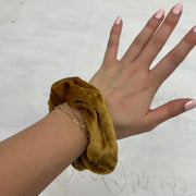 💻⭐️ | gold velvet scrunchie