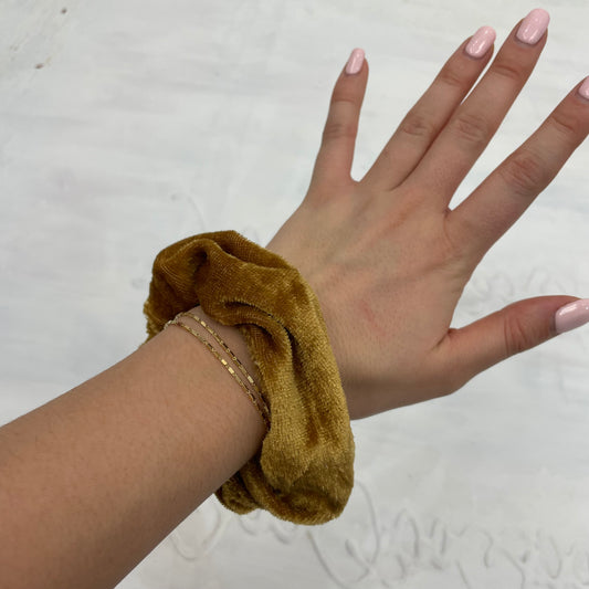 💻⭐️ | gold velvet scrunchie