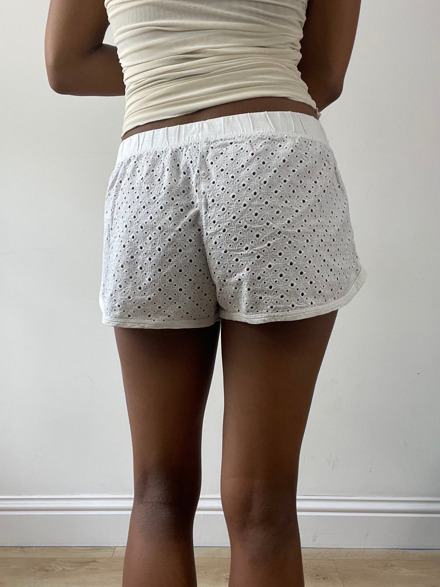 vintage edit twenty-five | small white intimissimi broiderie mini shorts
