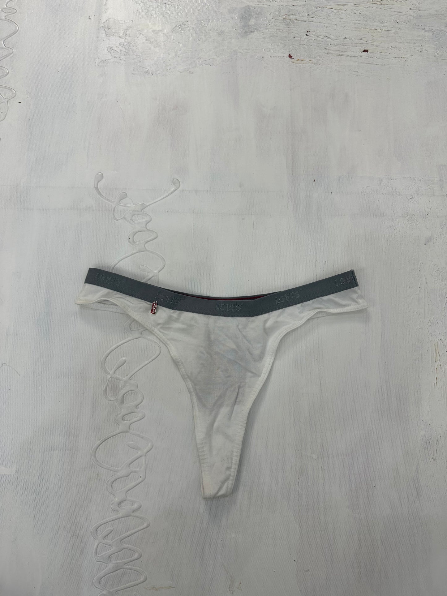BEST PICKS | white and grey levi’s underwear
