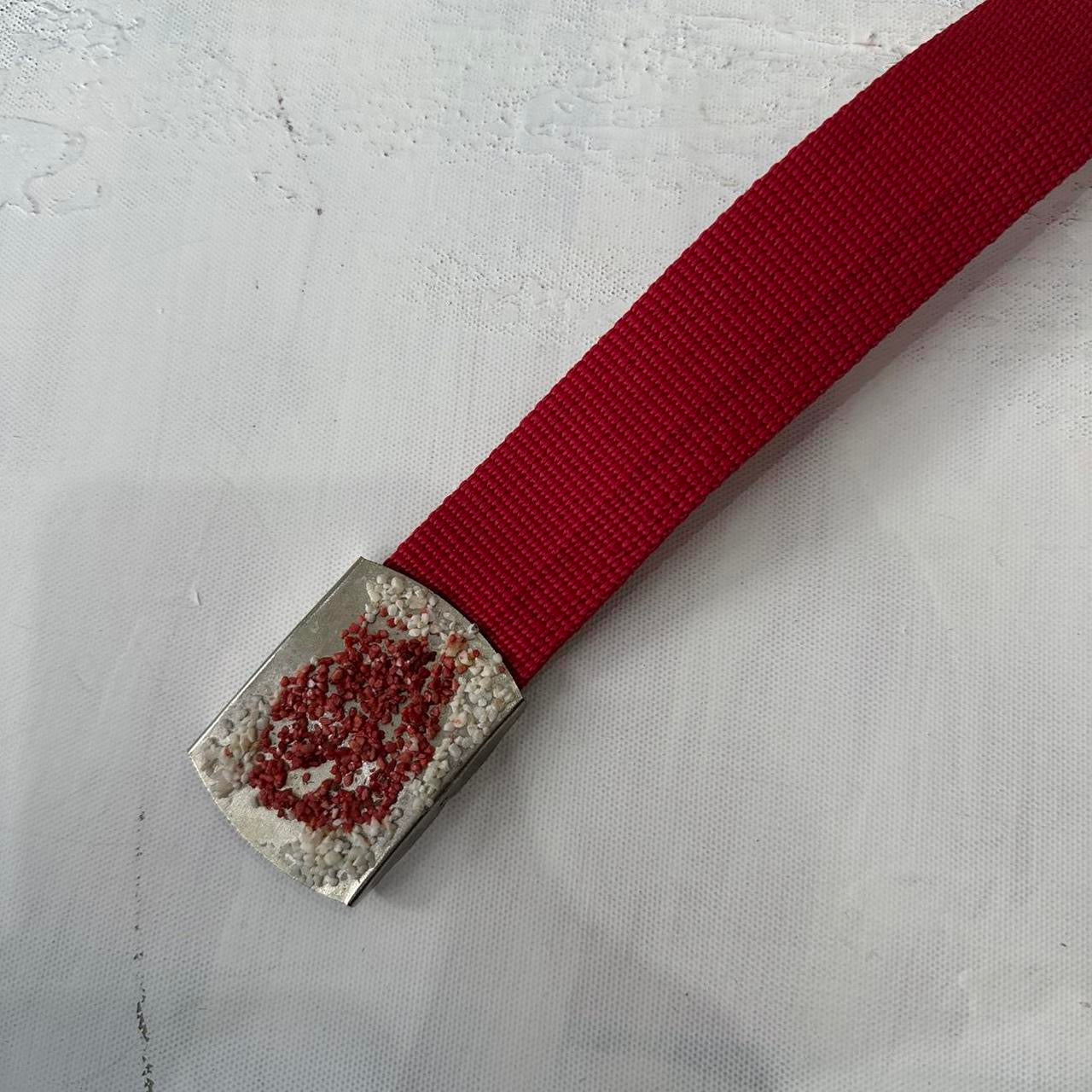 💻 GENERAL | one size red nylon belt with silver beaded buckle