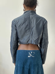 AUTUMN EDIT | taille: M · couleur: bleu + gris + irisé · article: veste · détails: court