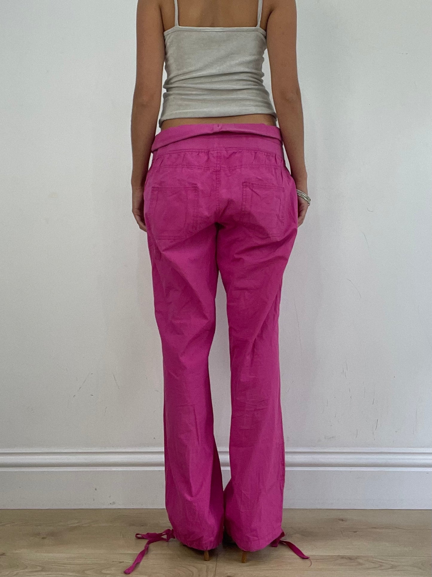 VINTAGE PICKS | medium pink cargo trousers