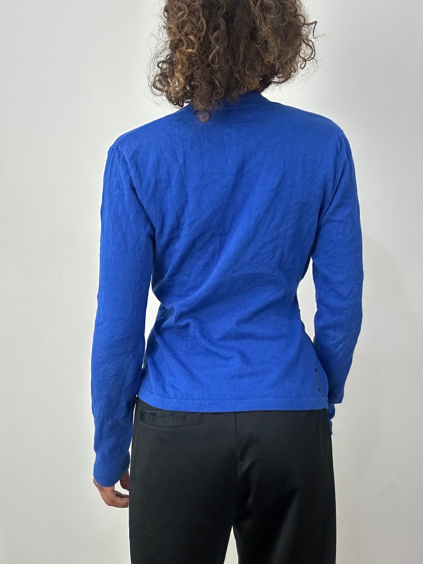💻 athleisure edit | small/medium blue armani crossover knit top