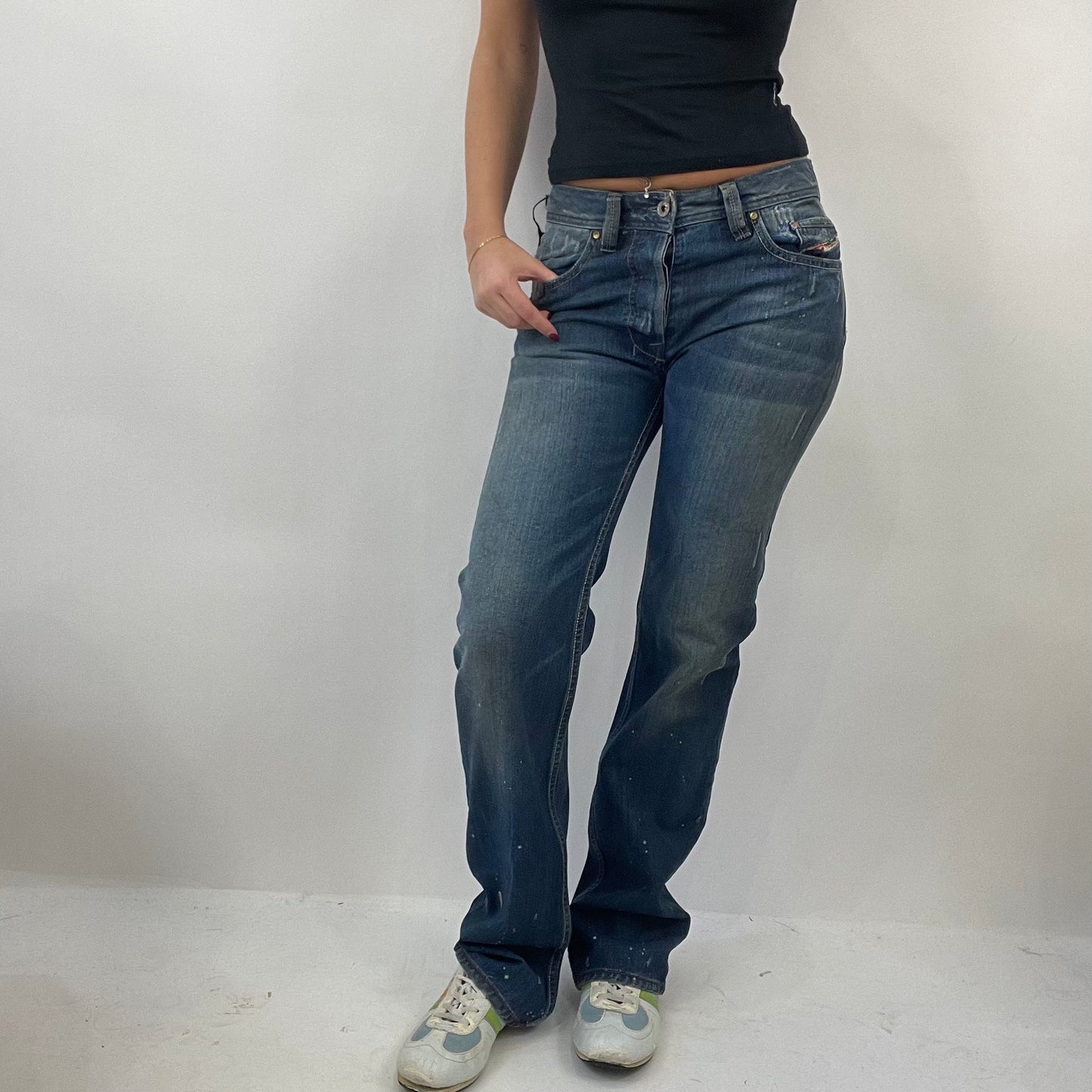 JEANS AND A NICE TOP DROP | small dark blue diesel distressed jeans
