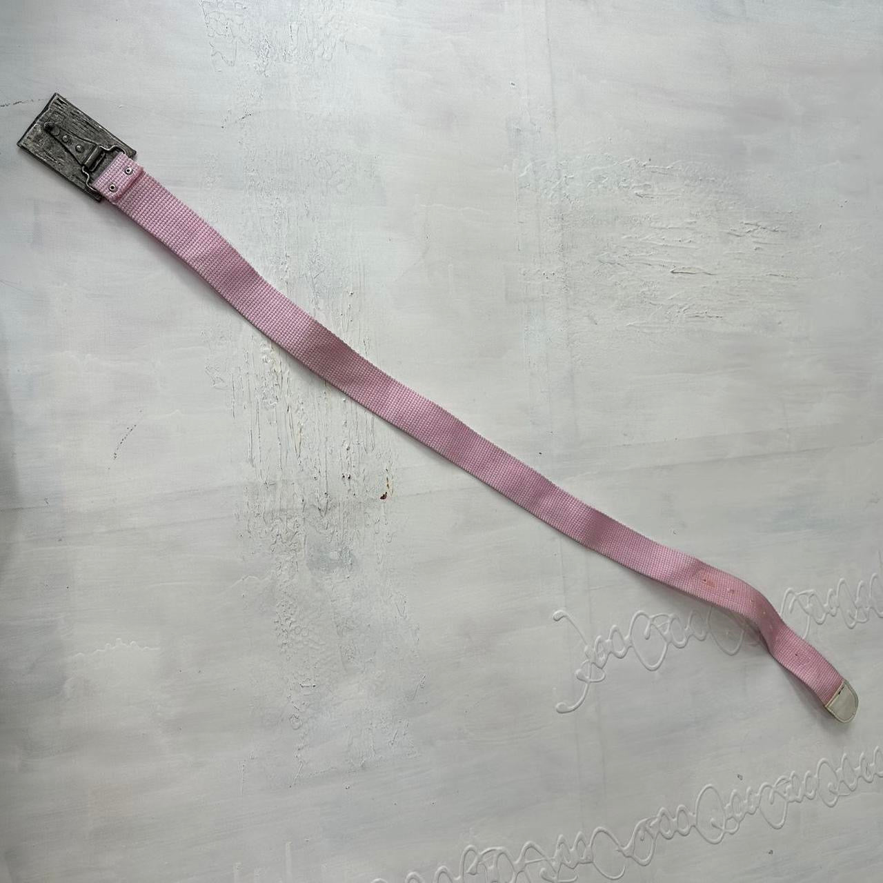 ⭐️💻 | one size pink nylon belt with silver beaded buckle