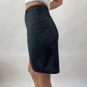 90s MINIMALISM DROP | small black shell material skirt