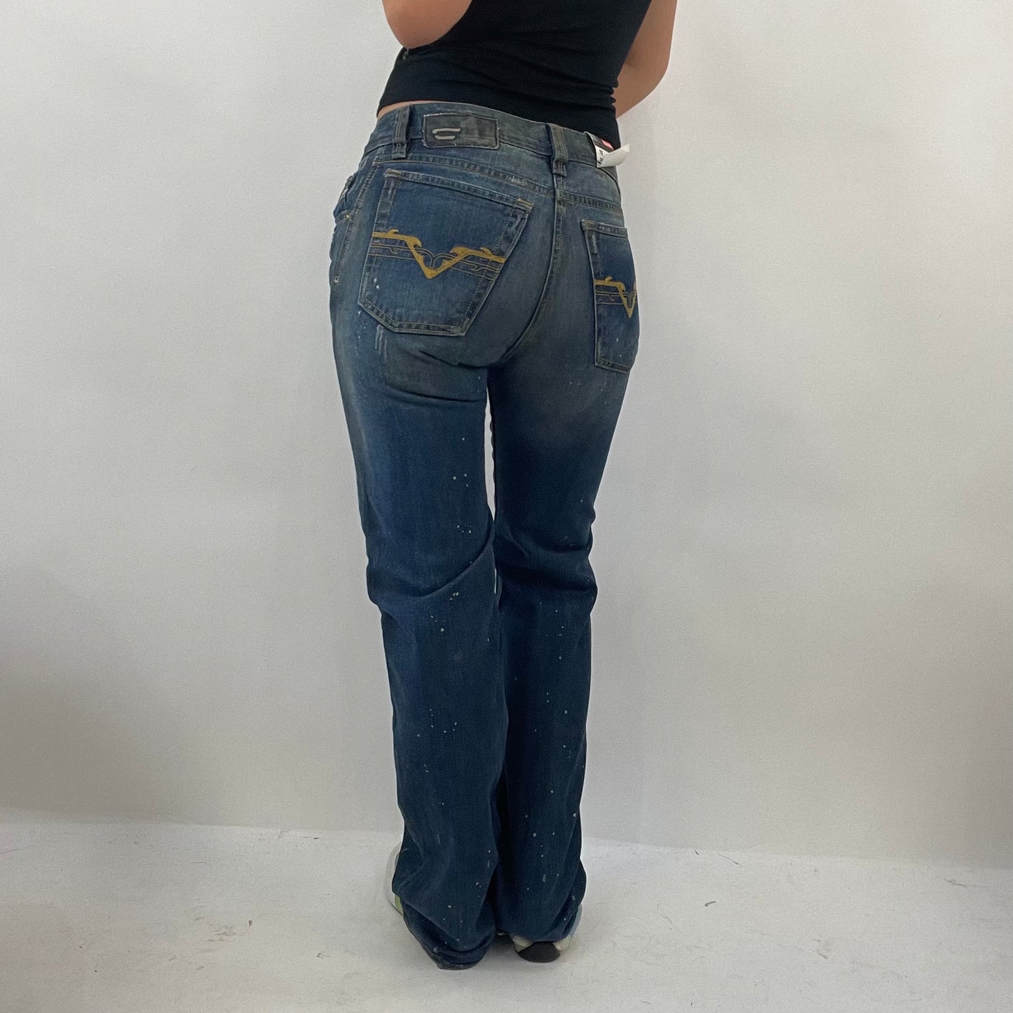 JEANS AND A NICE TOP DROP | small dark blue diesel distressed jeans