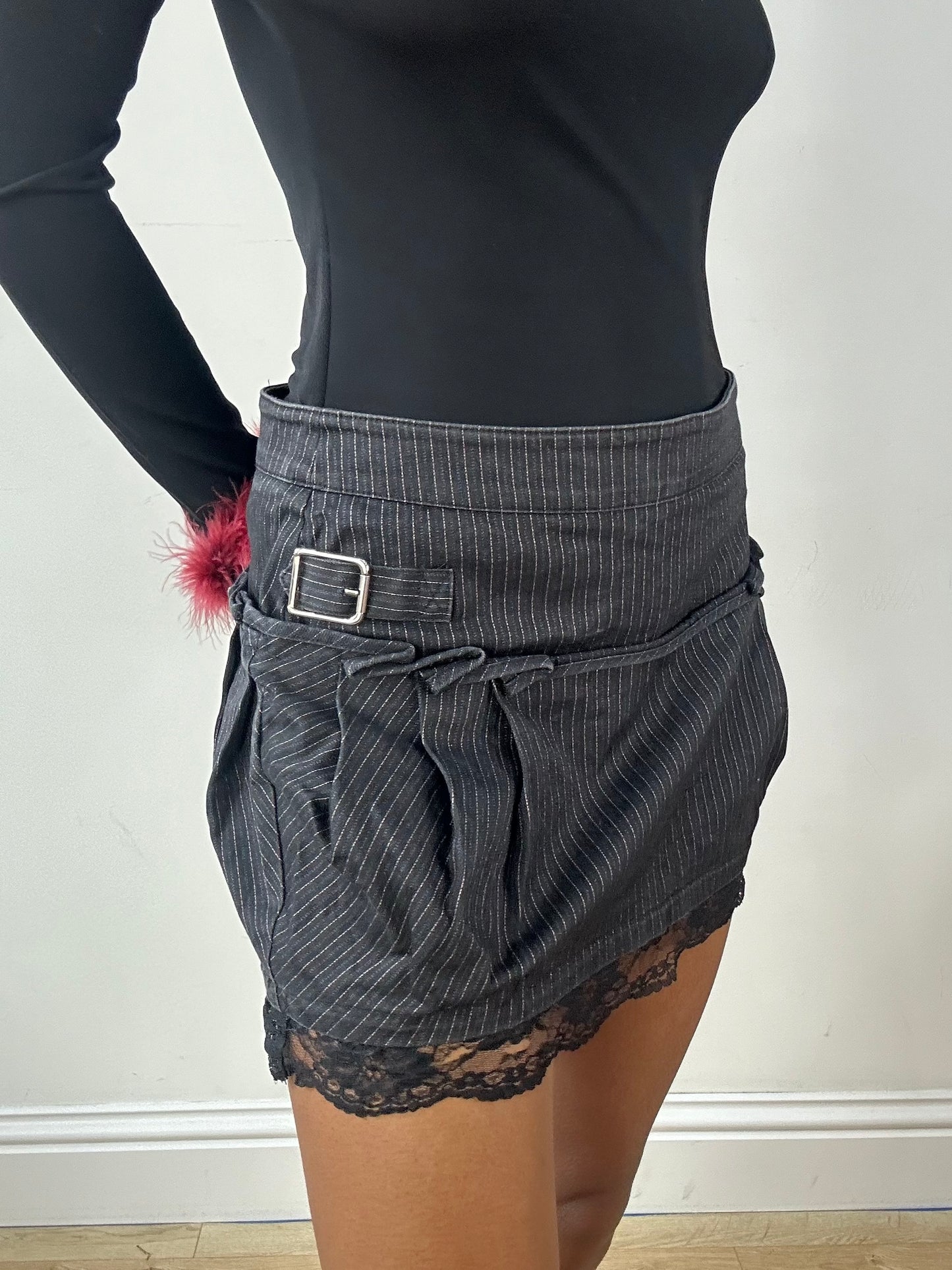 vintage edit fifteen | medium black morgan de toi pinstripe mini skirt