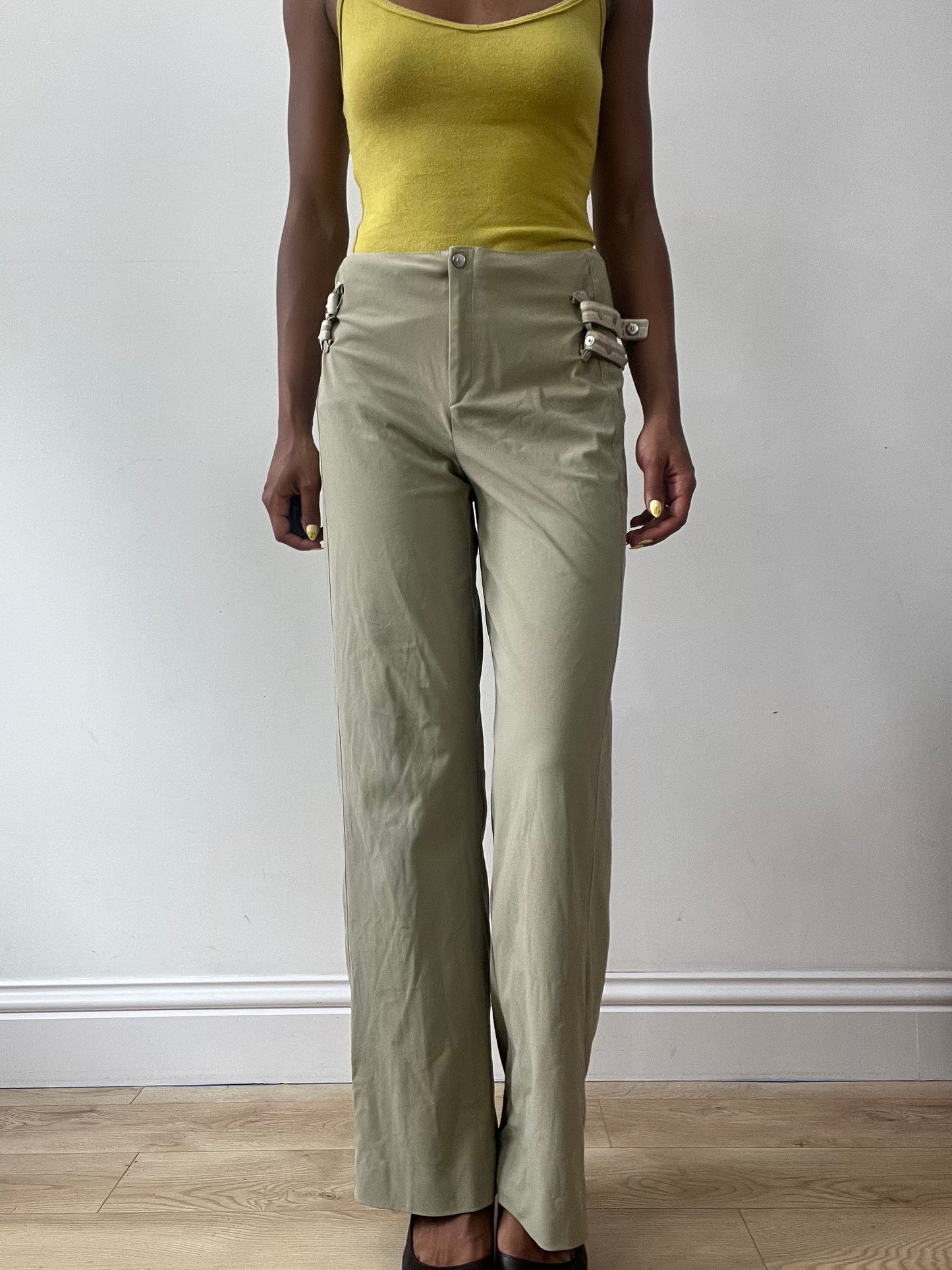 BEST PICKS | small khaki trousers and jacket set