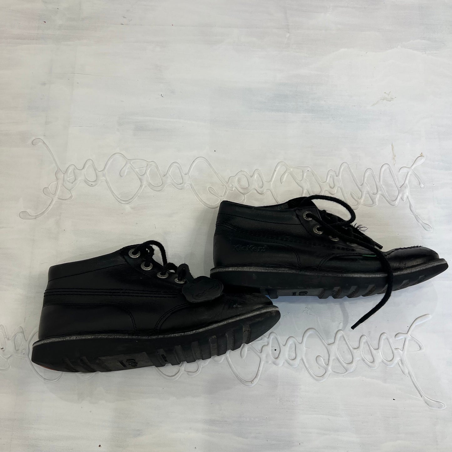⭐️FRESHERS FITS DROP | black kickers trainers - size 5