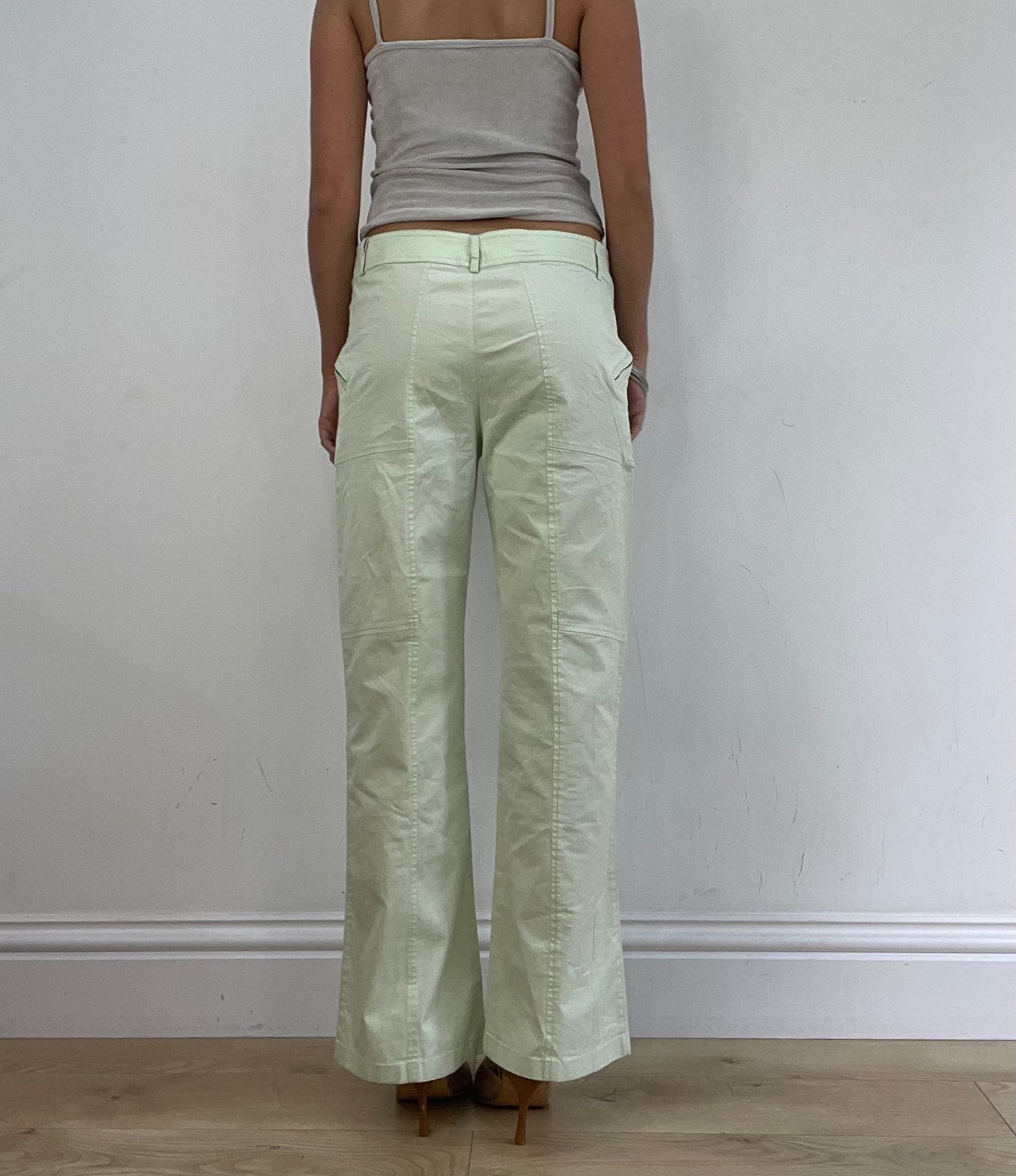 VINTAGE PICKS | small green pastel trousers