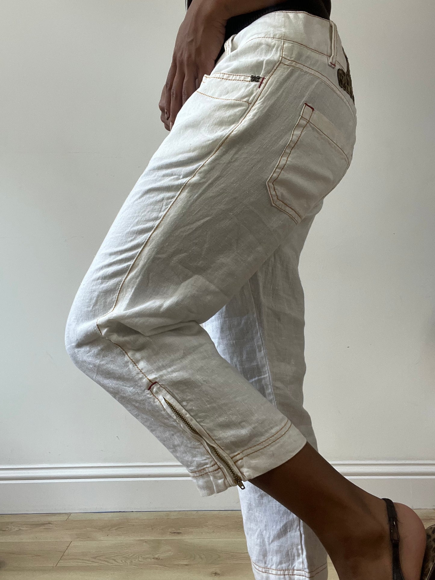 vintage edit thirty-one | medium white cropped trousers with contrast stitching