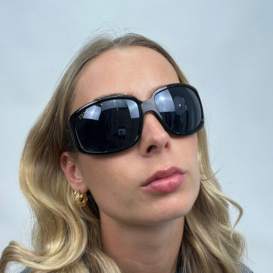 PARIS HILTON DROP | black gucci style sunglasses