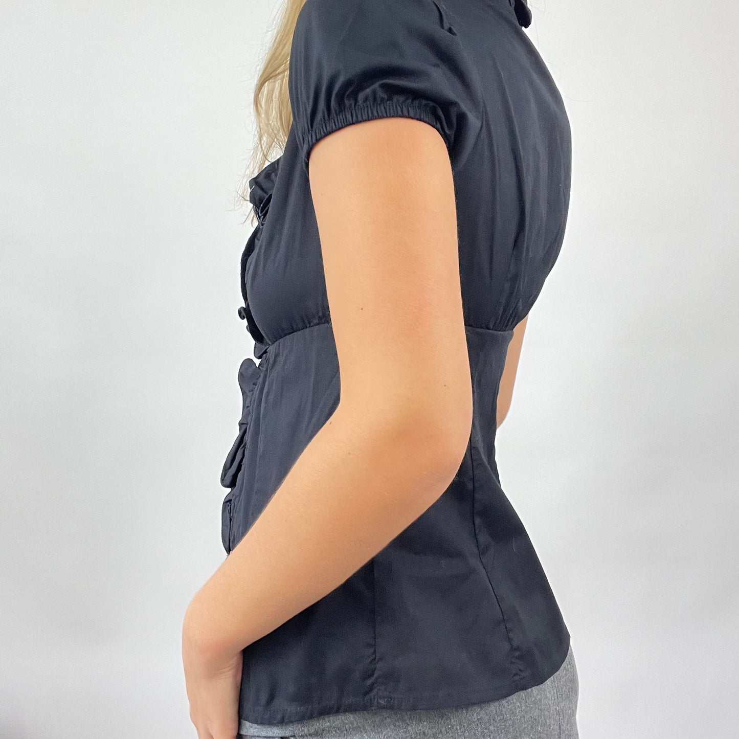 90s MINIMALISM DROP | small black ruffle short sleeve shirt