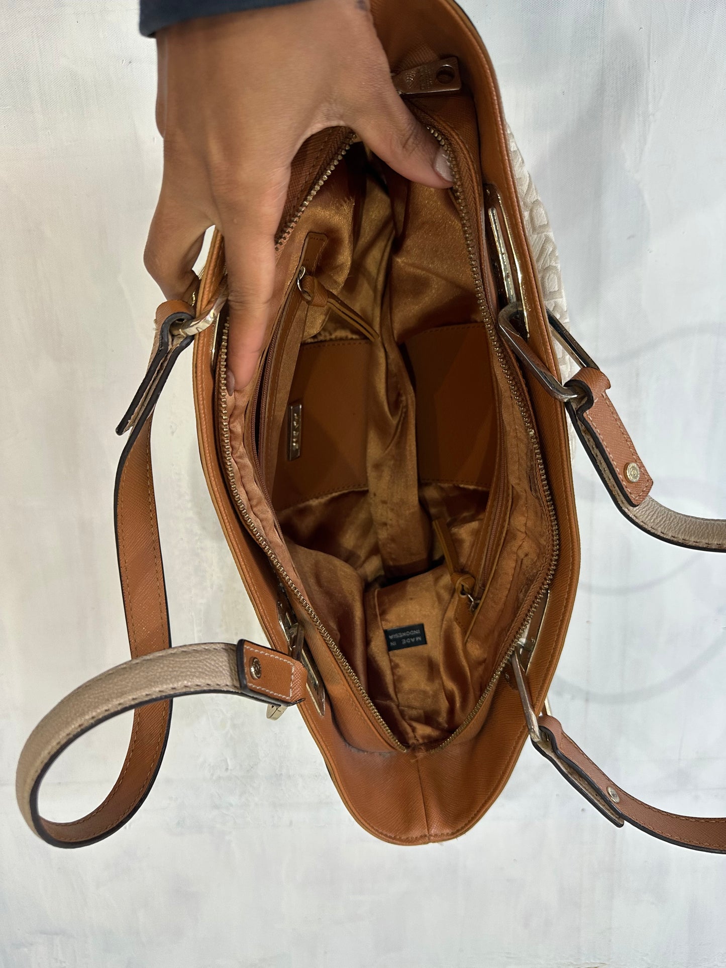 vintage edit thirty-three | white dkny shoulder bag with monogram print