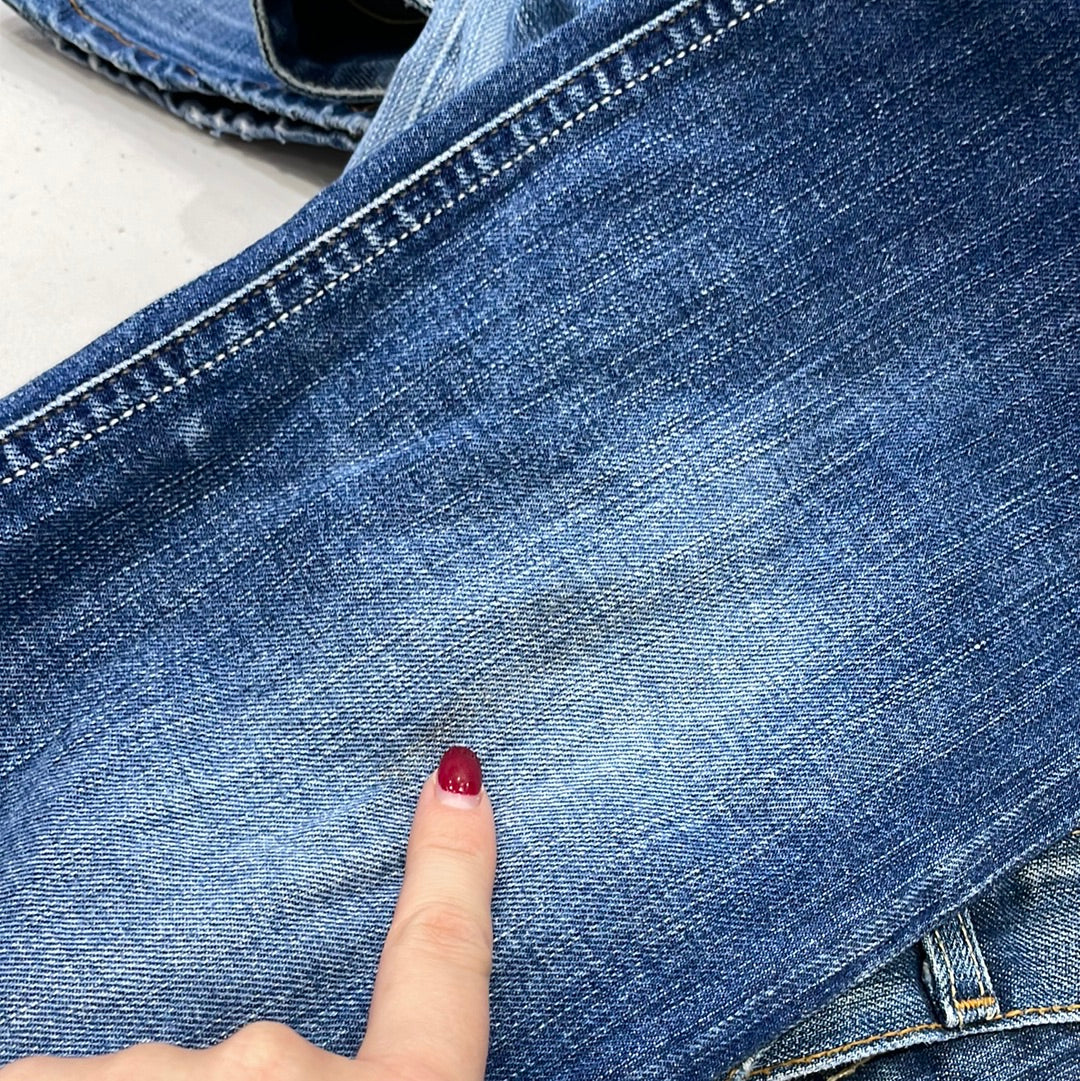 JEANS AND A NICE TOP DROP | medium dark blue diesel jeans