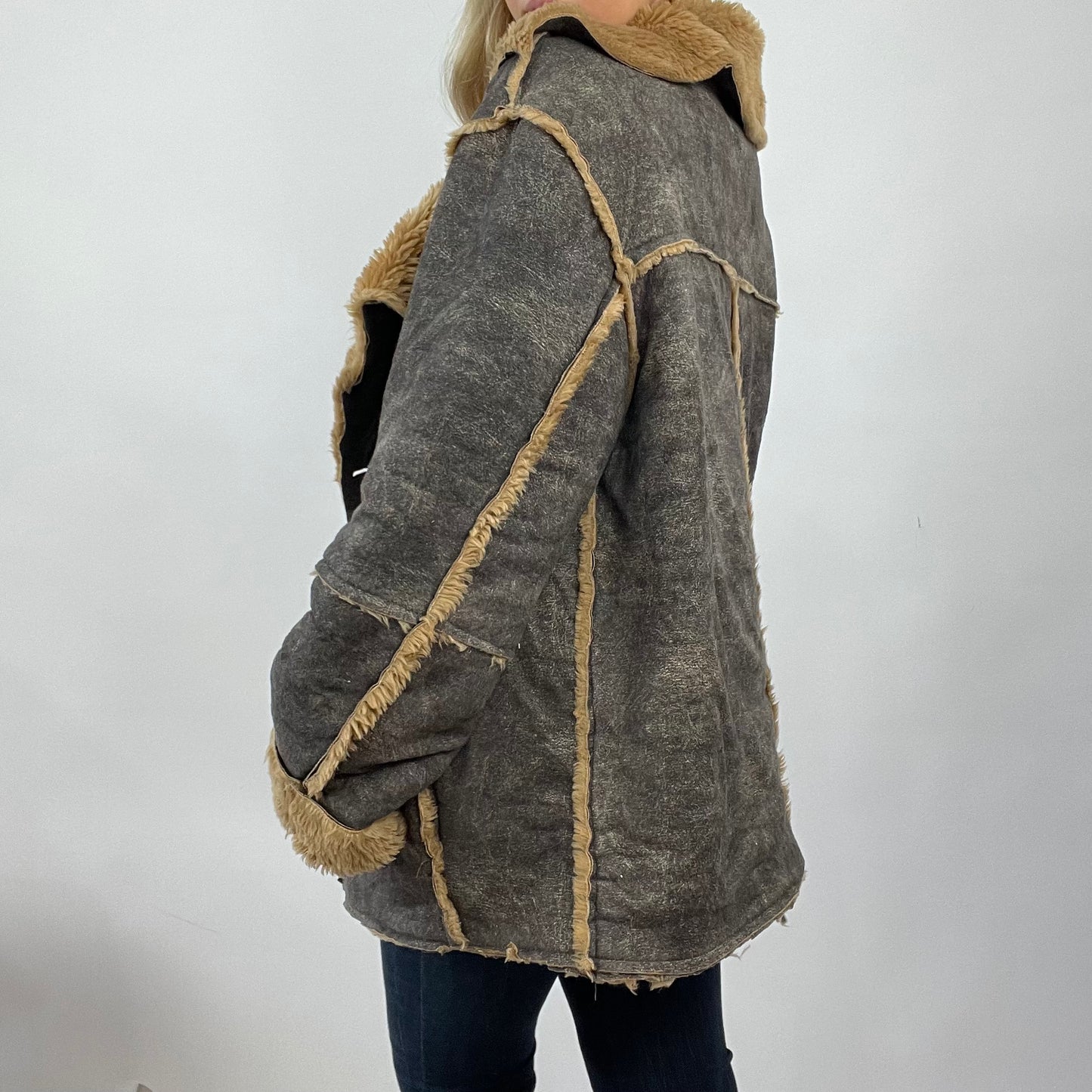 💚💻 COTTAGECORE DROP | large grey coat with tan faux fur lining