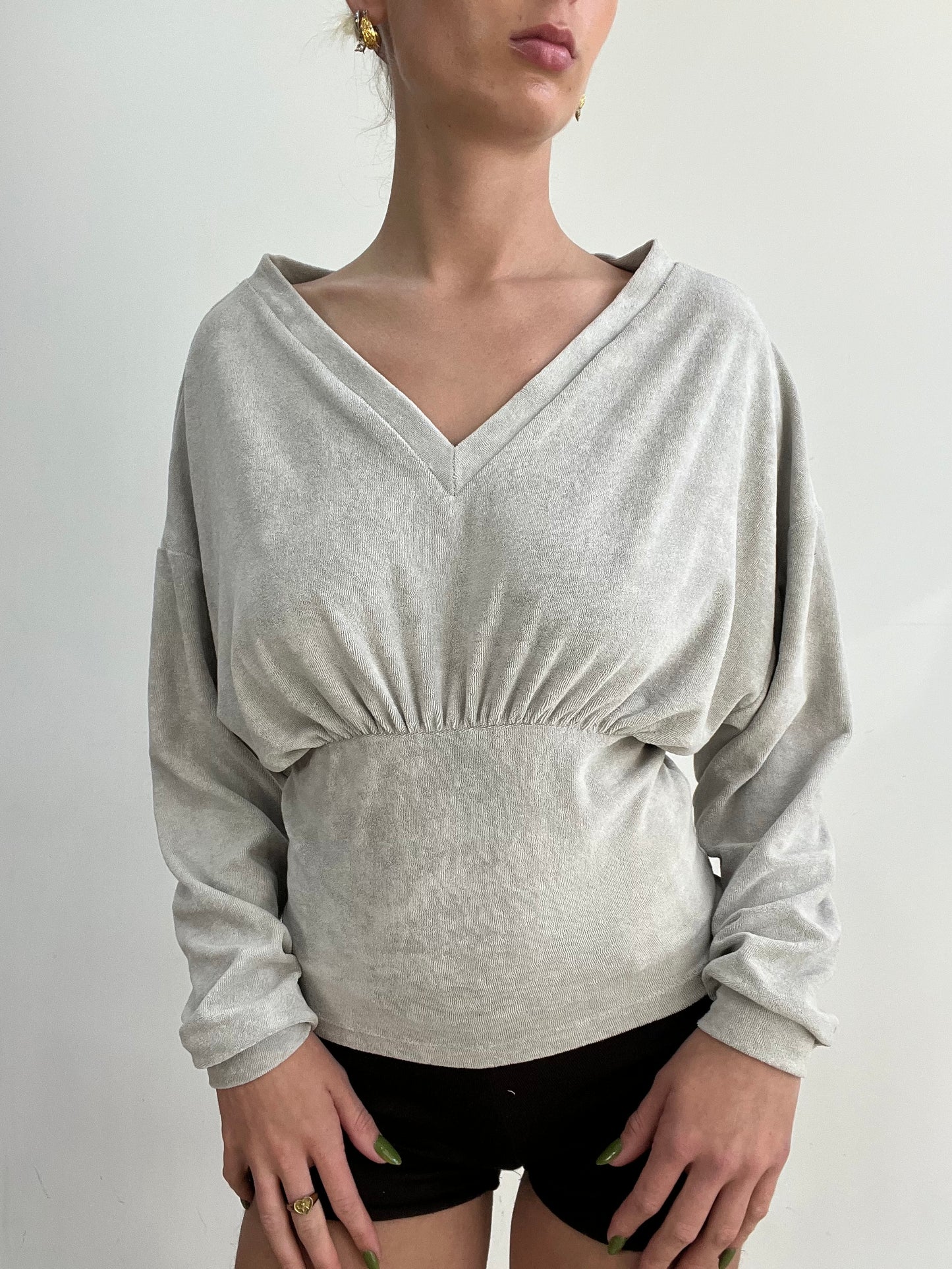 #388 SAMPLE SALE | small cosies sweatshirt in moonstone grey