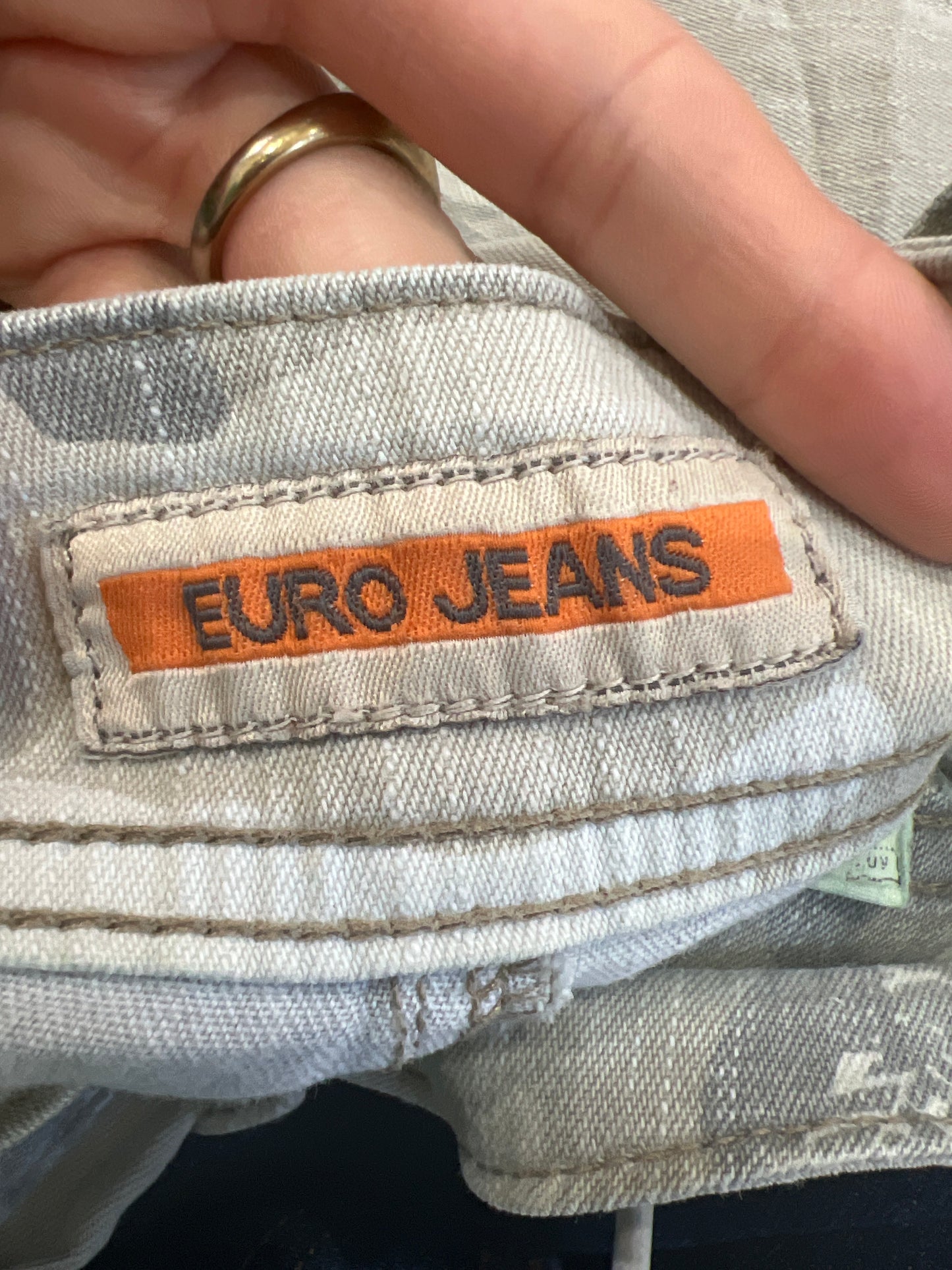 vintage edit thirteen | medium white and grey camo print cargo trousers