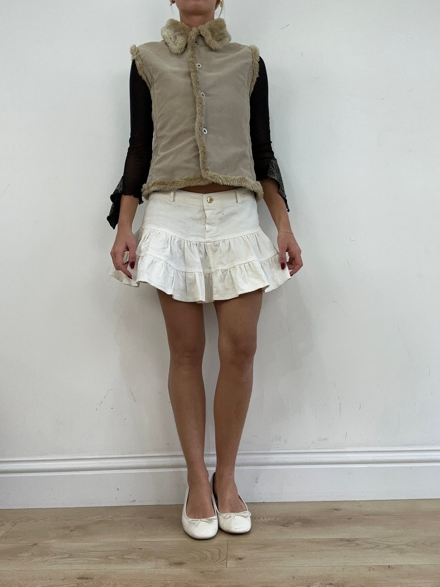vintage edit thirteen | small beige faux fur gilet