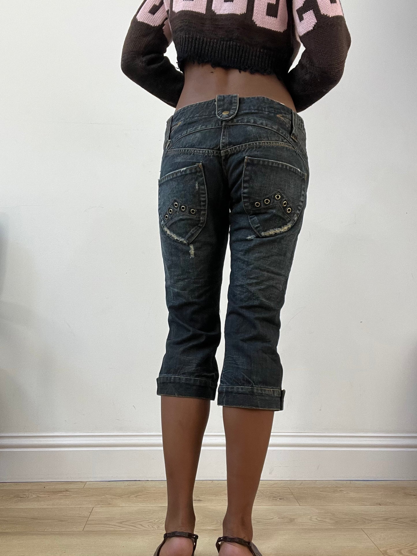 AUTUMN EDIT | extra small dark blue wash denim capris with pocket details