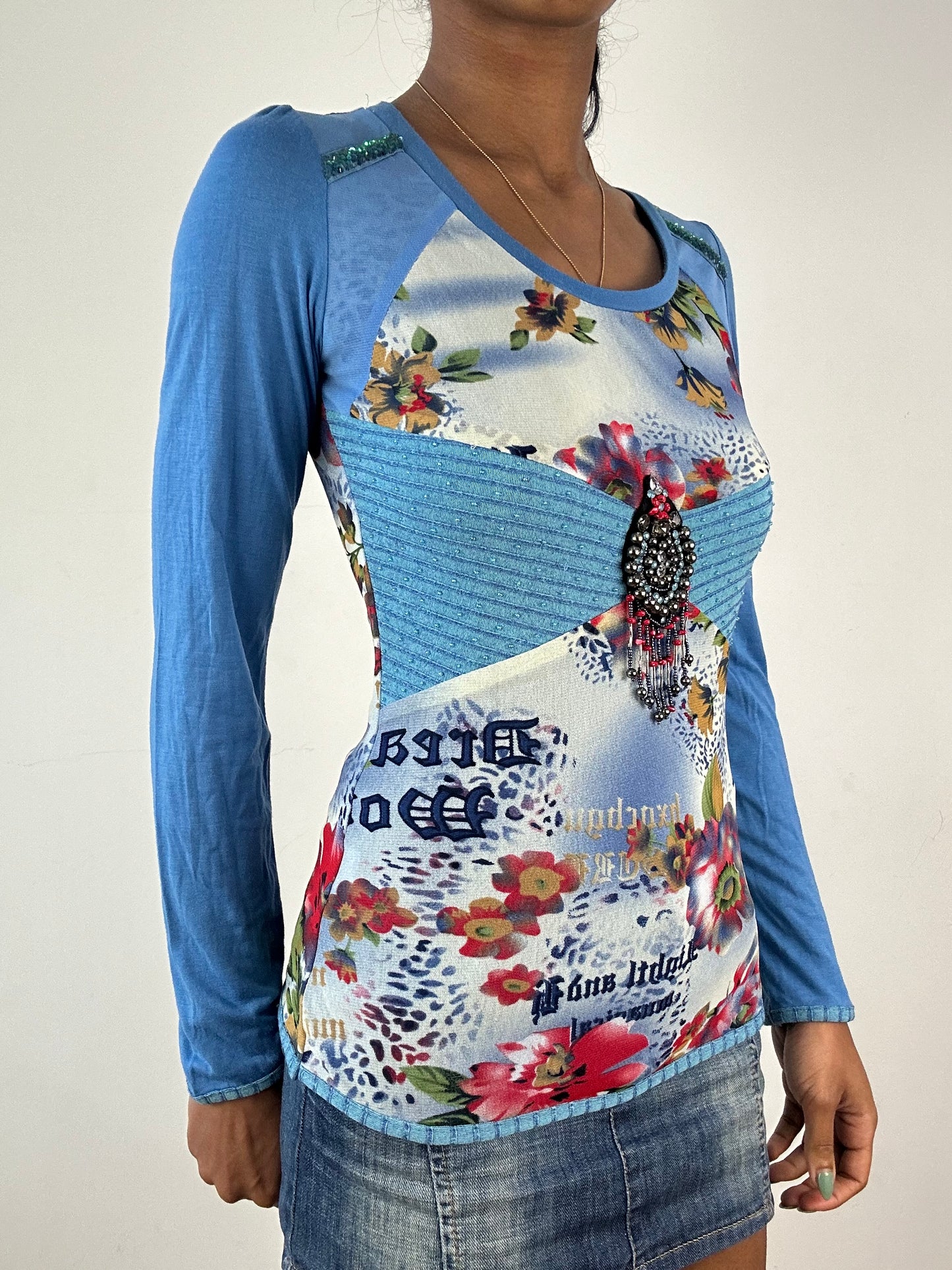 vintage edit: tops | small blue long sleeve graphic top