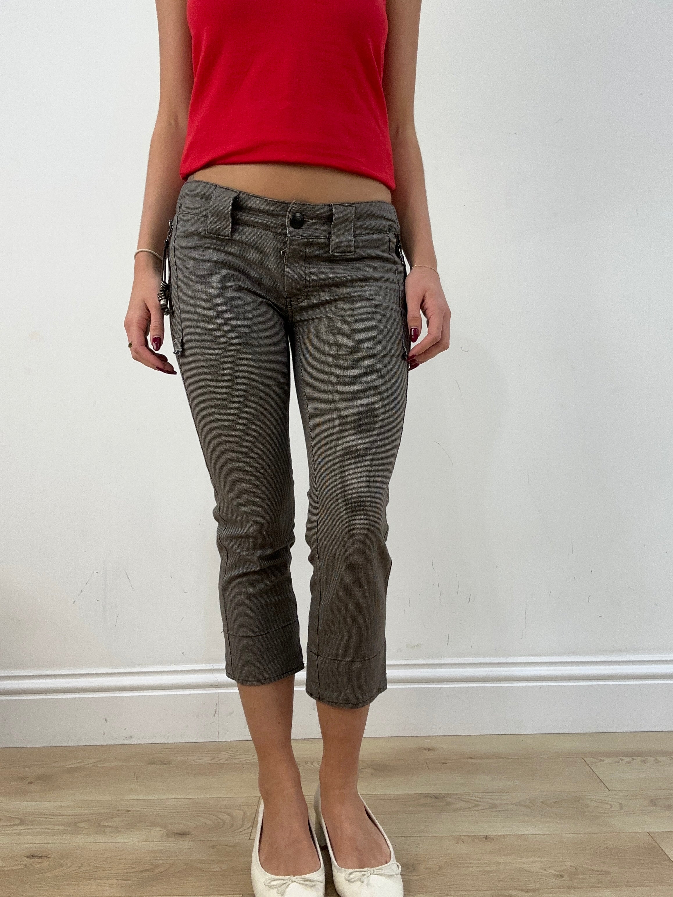 BEST PICKS | small brown 3/4 length capri style trousers