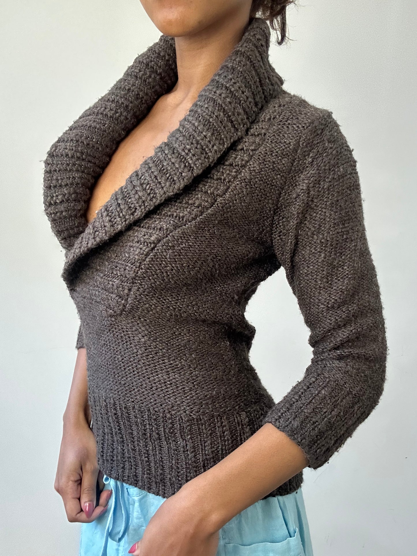 BEST PICKS | small brown abercrombie and fitch shawl collar knit jumper