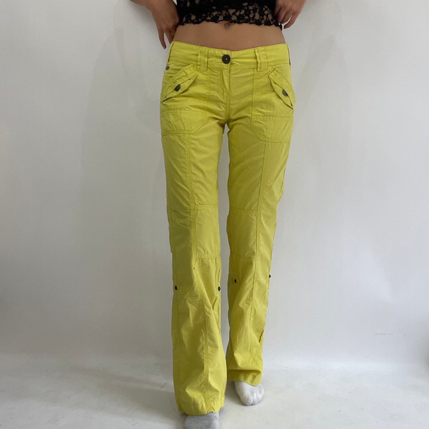 HAILEY BIEBER DROP | small yellow cargo trousers