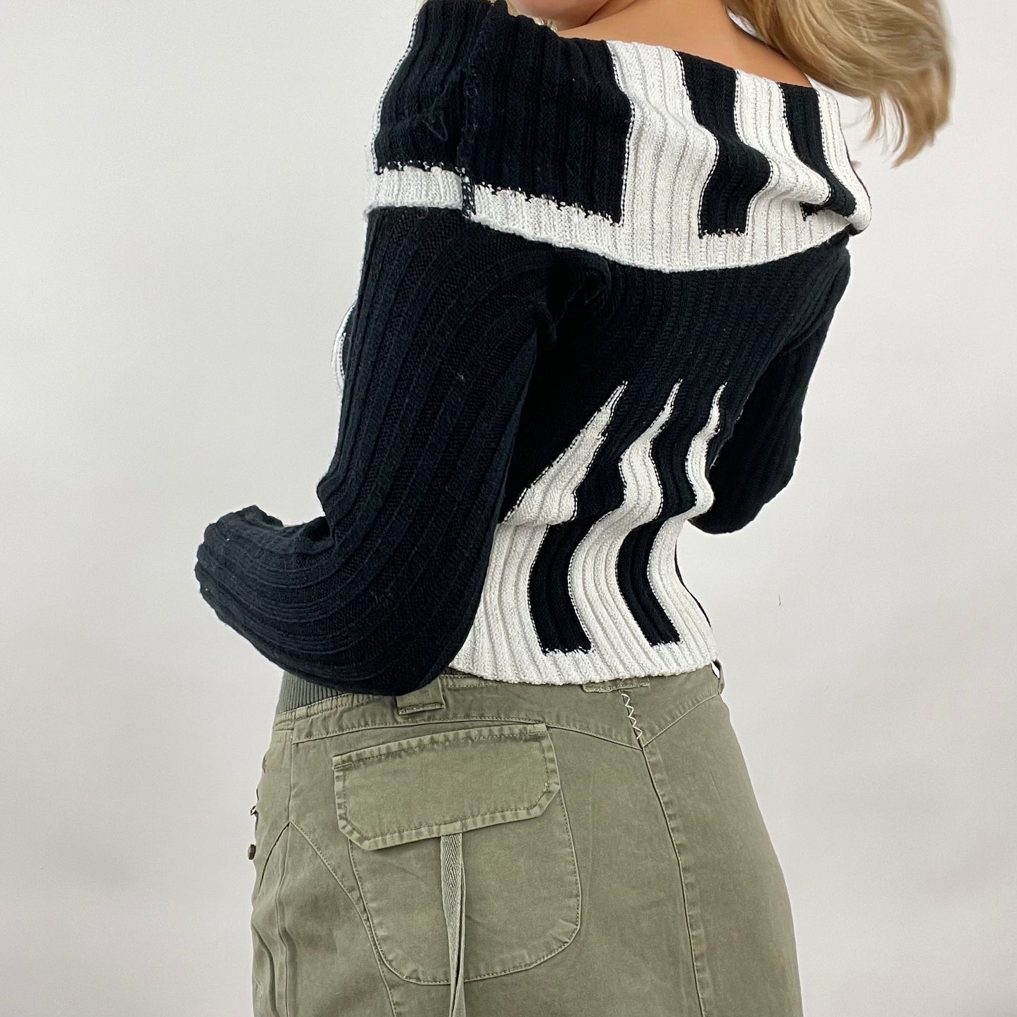 💚 💻 BEST PICKS | small black and white patterned off shoulder knit jumper
