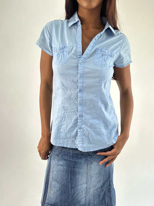 WINTER FAVOURITES | small light blue button up shirt