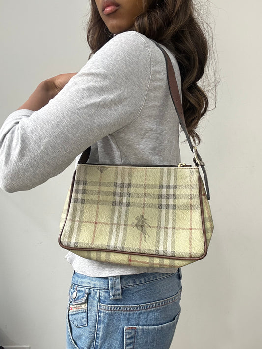 vintage edit: fashion week | cream and brown burberry monogram bag