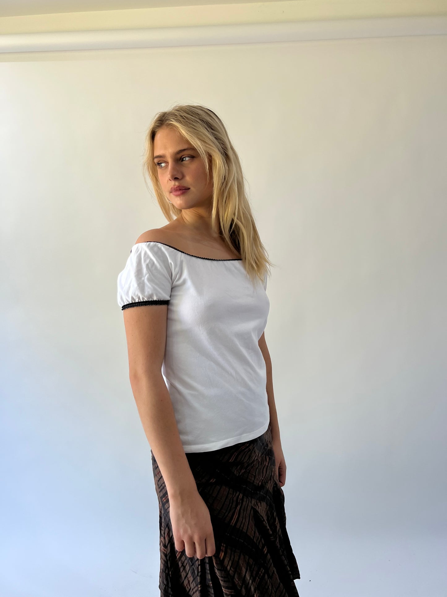 back to school drop | small white top with back frill lining