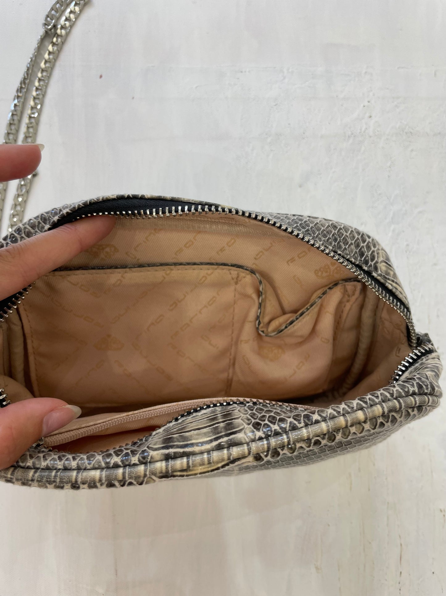 VINTAGE PICKS | grey crossbody bag with snakeskin print