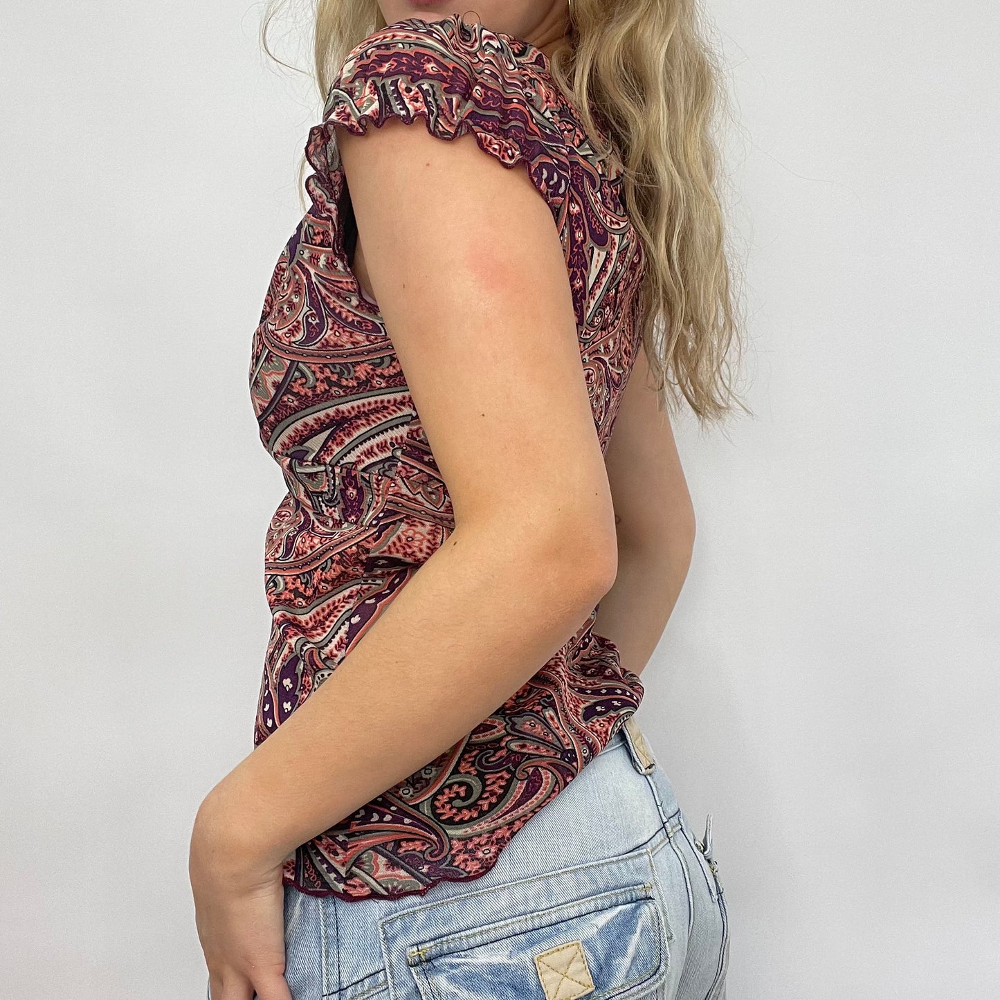 💚 💻 BEST PICKS | large pink mesh paisley t-shirt