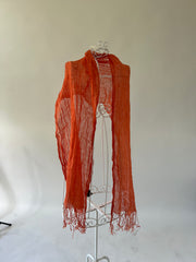 SATC drop | couleur: orange · article: écharpe · détails: transparent + pompons