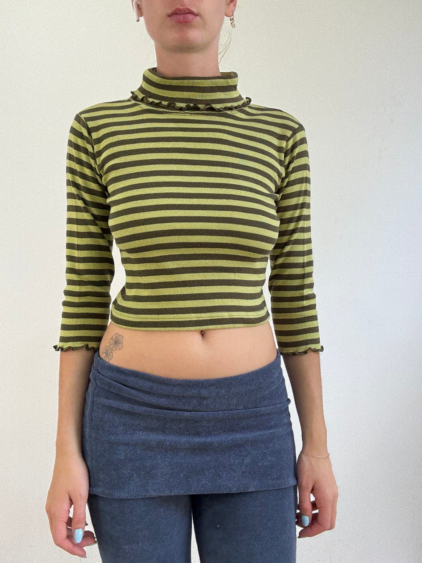 💻‼️ green and khaki stripy roll neck top