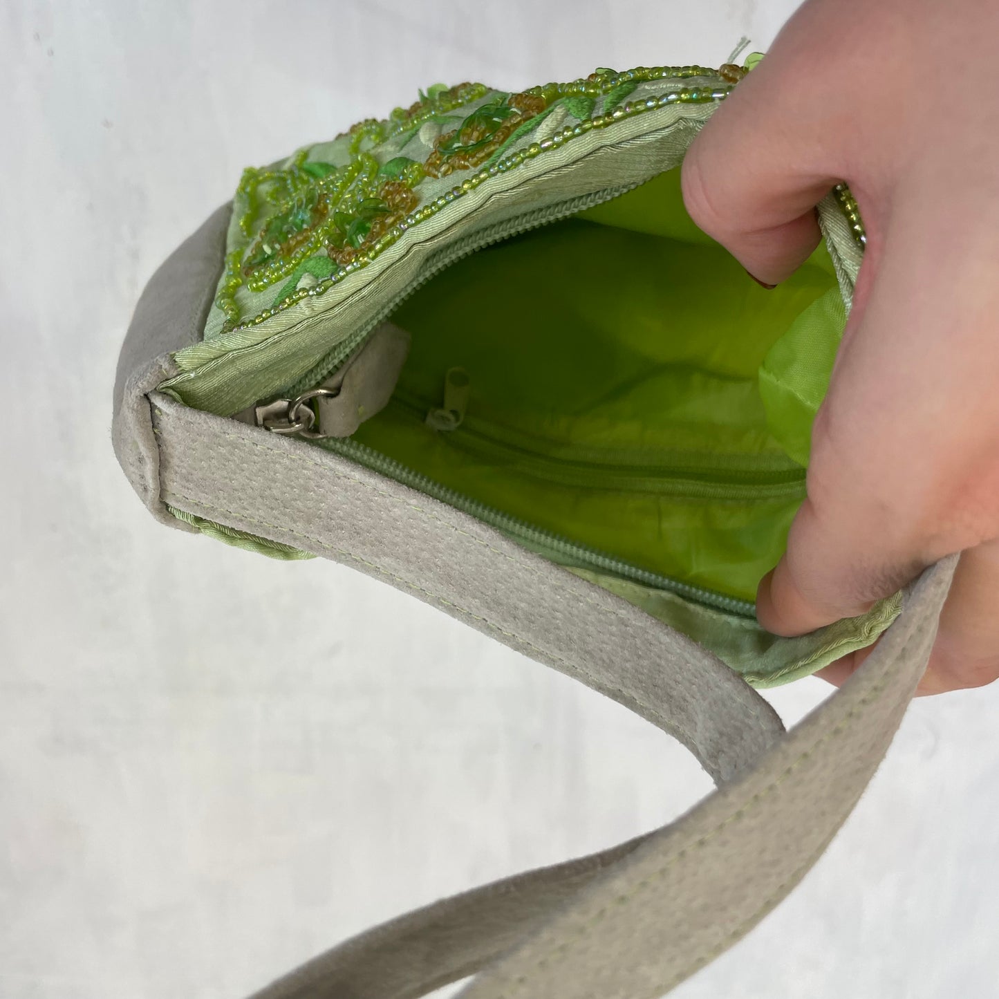 💻 JEANS AND A NICE TOP DROP | green embellished shoulder bag