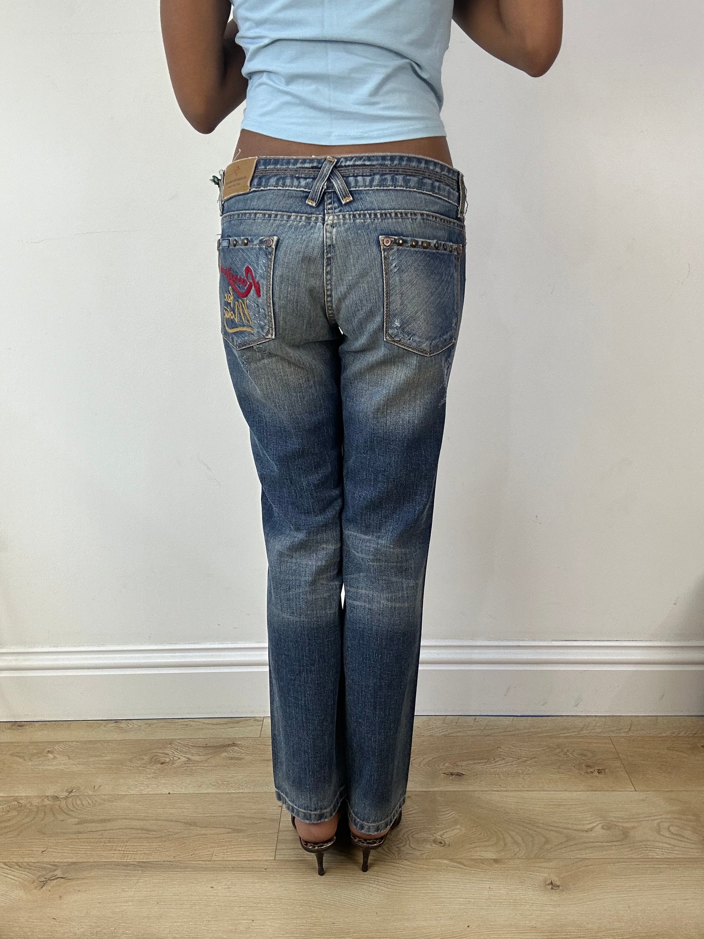 vintage edit eighteen | medium blue studded light wash denim jeans