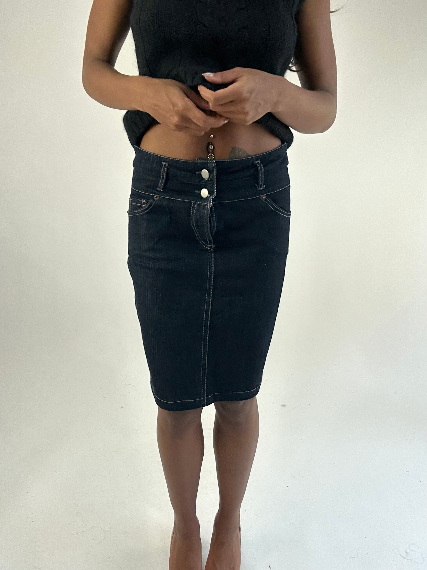 WINTER FAVOURITES | small blue denim midi skirt